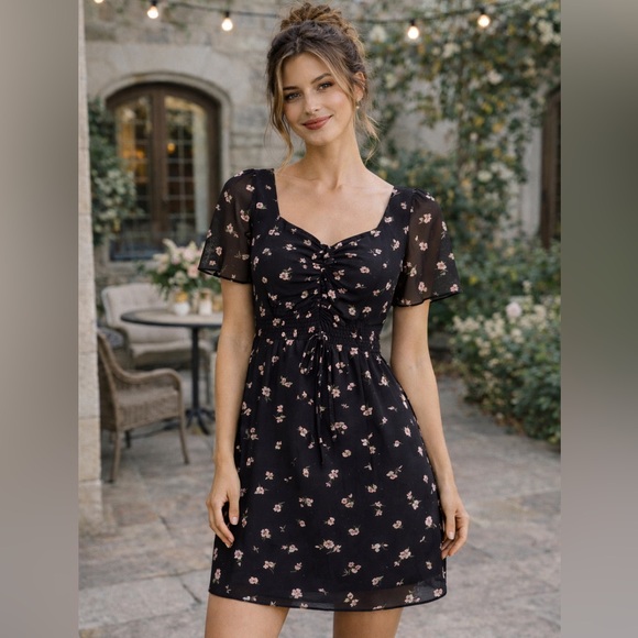 Hollister Dresses & Skirts - ✨ Hollister Black Floral Ruched Mini Dress Sheer Sleeves Smocked Back Size L